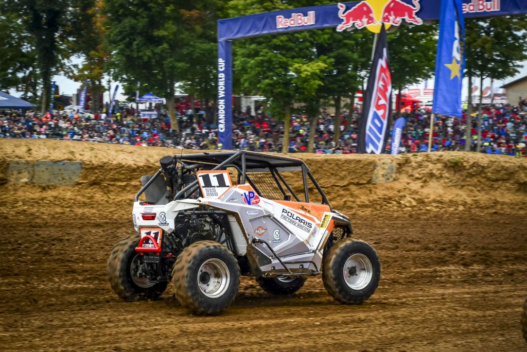 CRANDON ROUND SXS MIR Michael Roth Photo